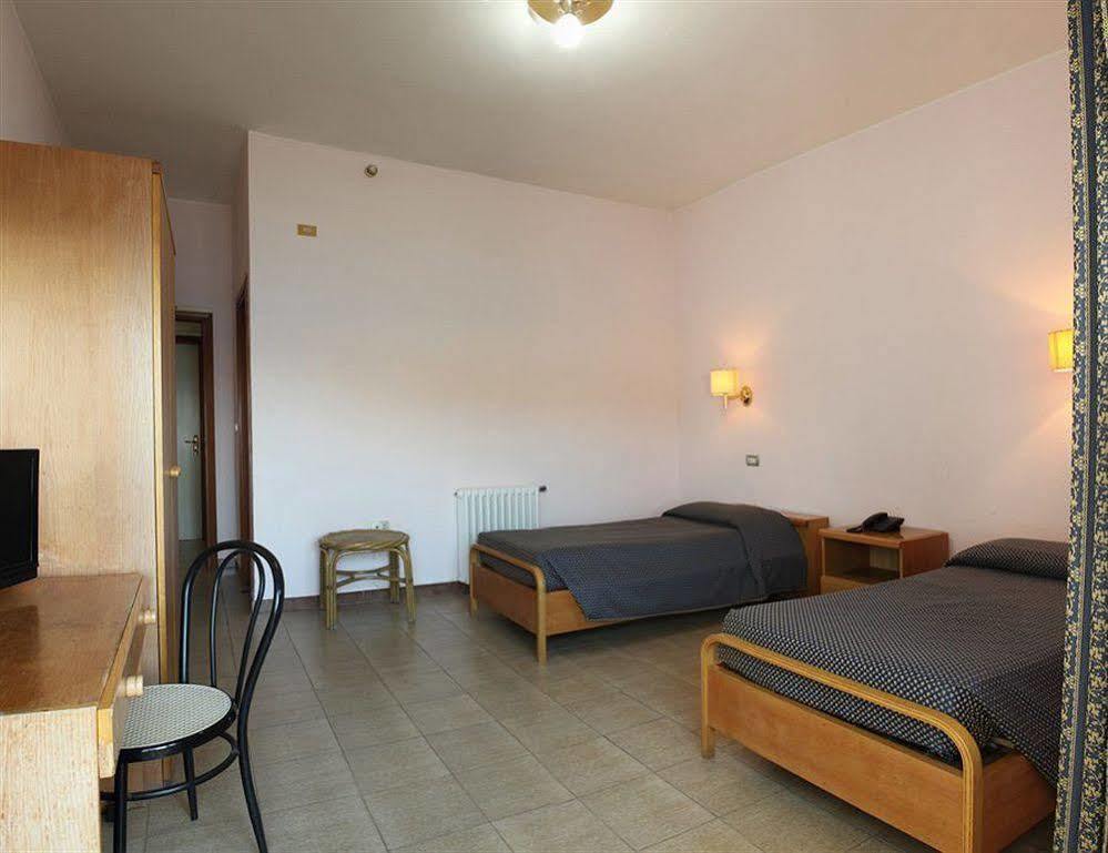 Hotel Calamosca カリアリ エクステリア 写真